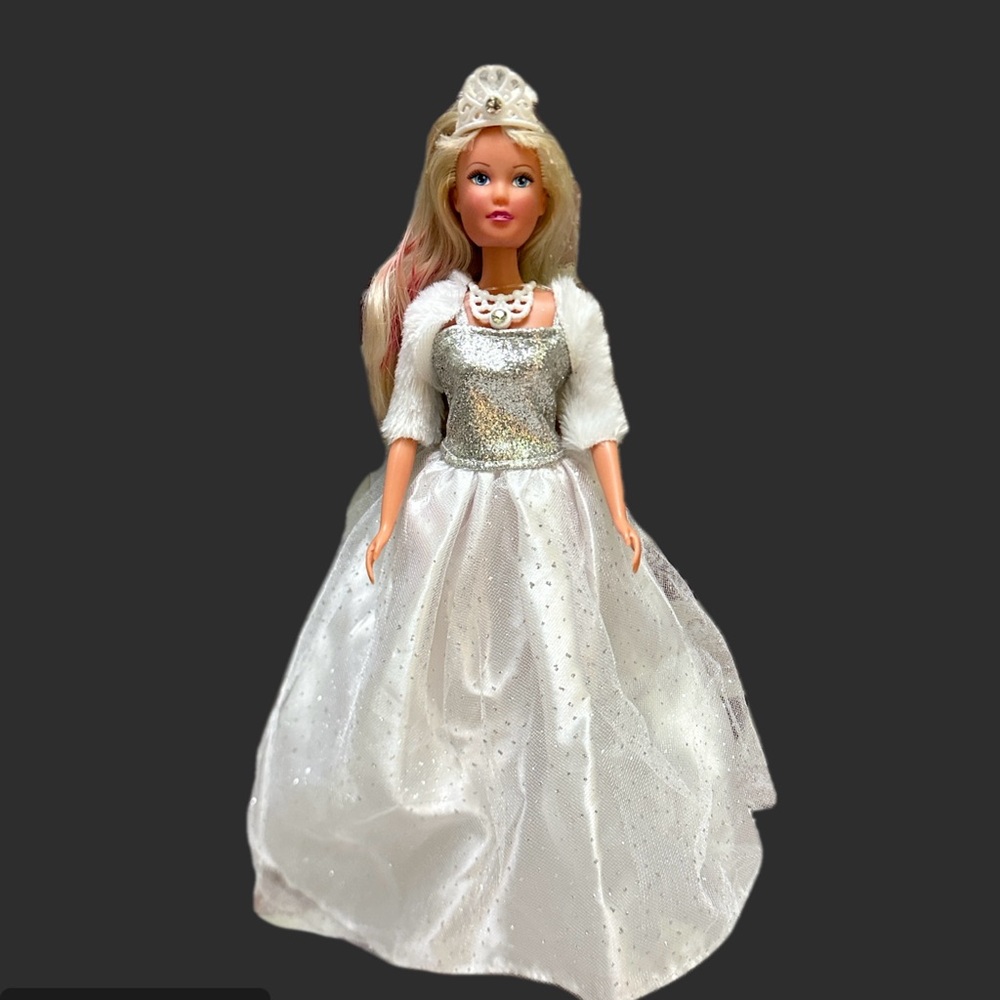 Steffi Love Princess Doll with Silver and White Dress